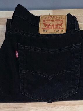 ** Men's Black Levi's 505 Regular Fit Jeans **